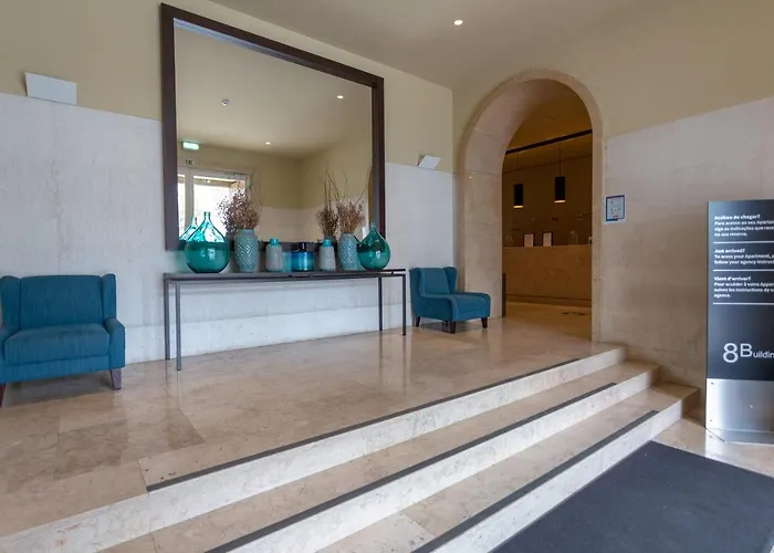 8 Building Serviced By The River Apartmán *