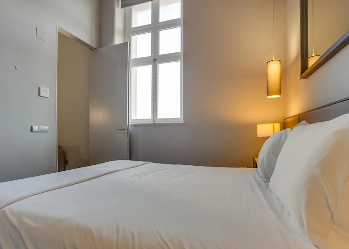 8 Building Serviced By The River Apartmán