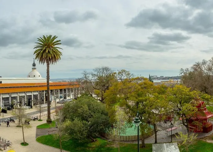 8 Building Serviced By The River * Lisboa