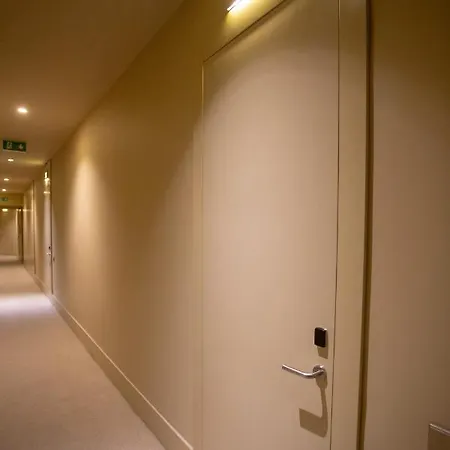 8 Building Serviced By The River *