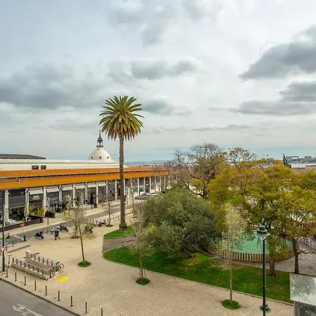 8 Building Serviced By The River * Lisboa